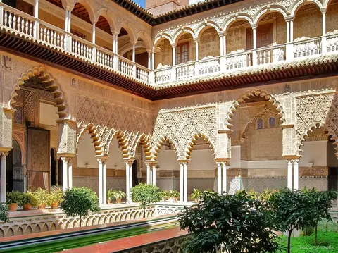 Royal Alcázar of Seville entrebillet, gårdhave i mudéjar-paladset