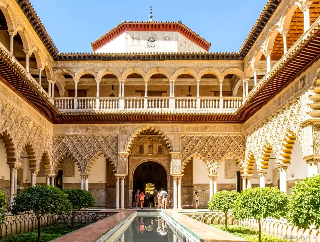 Alcázar Sevilla skip-the-line ticket, bogen van de Patio de las Doncellas