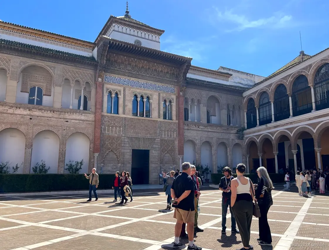 Fast-track adgang på den lille gruppetur i Royal Alcázar of Seville