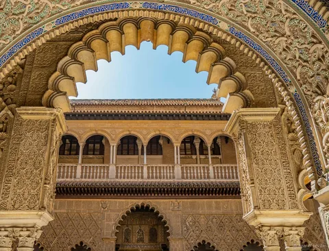 Biglietto Real Alcázar di Siviglia con audioguida, cortile del palazzo