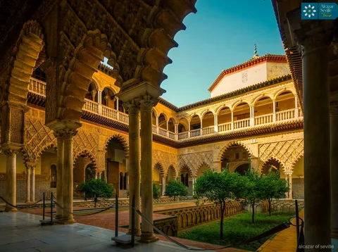 Kombinasyon turunun bir parçası olan Sevilla Royal Alcazar rehberli ziyareti
