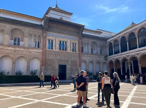 Sevilla Alcazar küçük grup hızlı geçiş turu