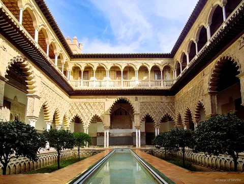 Small-group Alcázar of Seville guided tour, capped at 10 people